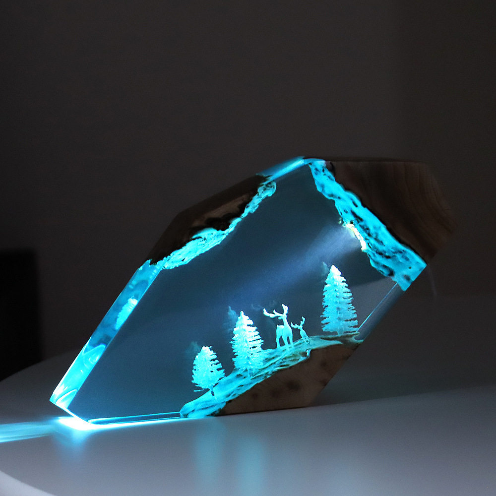 Resin Art Craft - งานศิลปะตั้งโต๊ะรูปกวางนางฟ้าในป่า ของตกแต่งเรืองแสงแบบสั่งทำพิเศษ รูปเรือจม ปลาหมึก วัสดุไม้เนื้อแข็งและเรซิ่น ของตกแต่งบ้าน